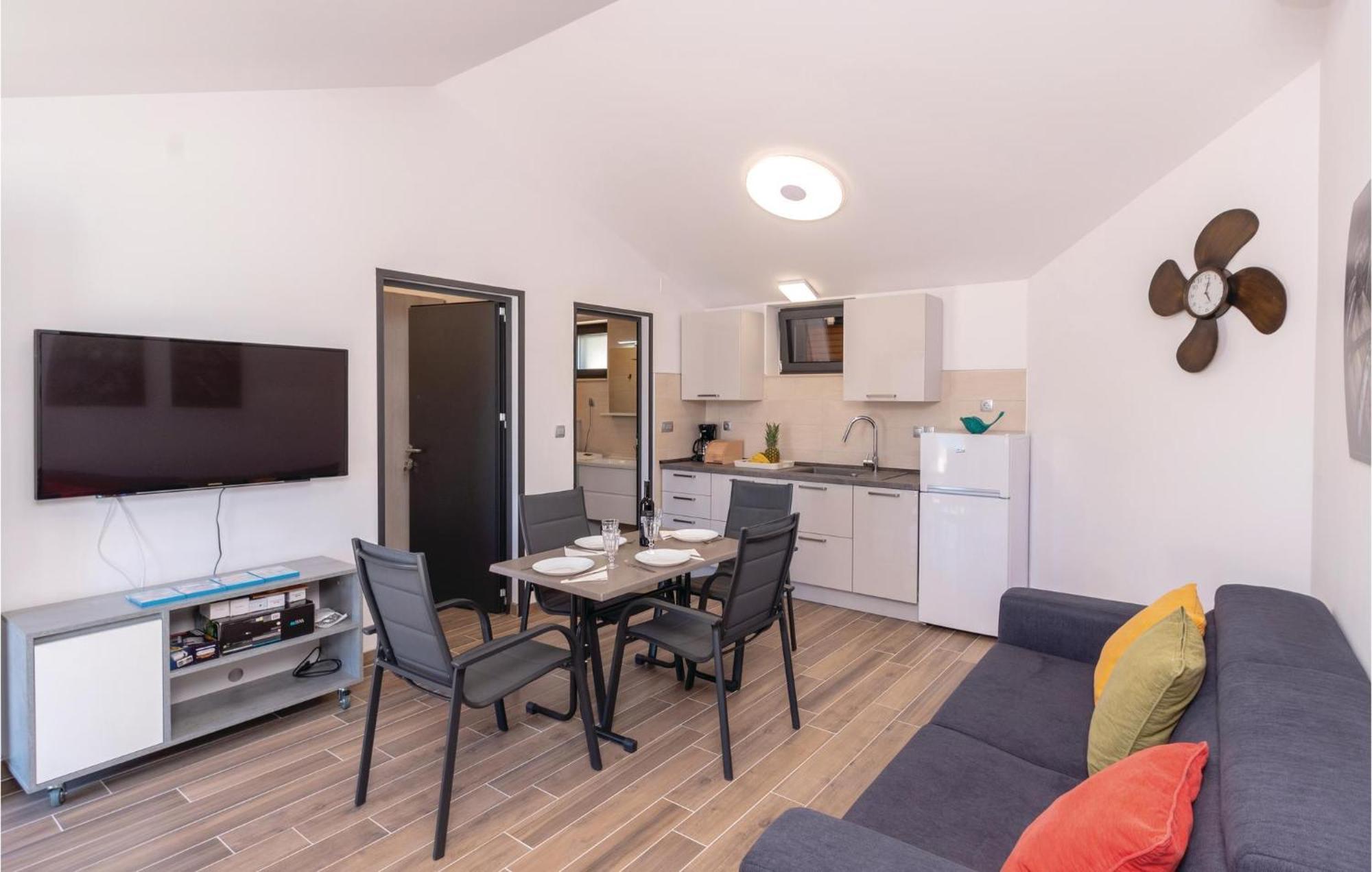 Nice Home In Kneze With Wifi Pupnat Extérieur photo